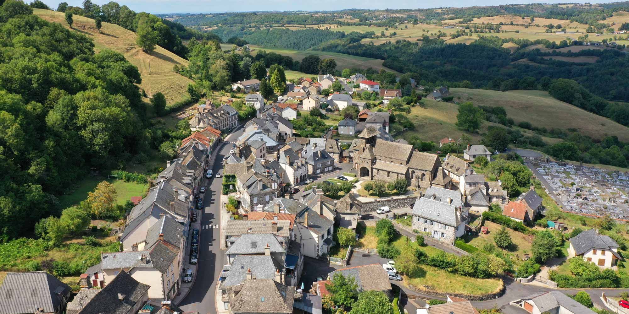 Photo du village de Saint-Cernin Cantal
